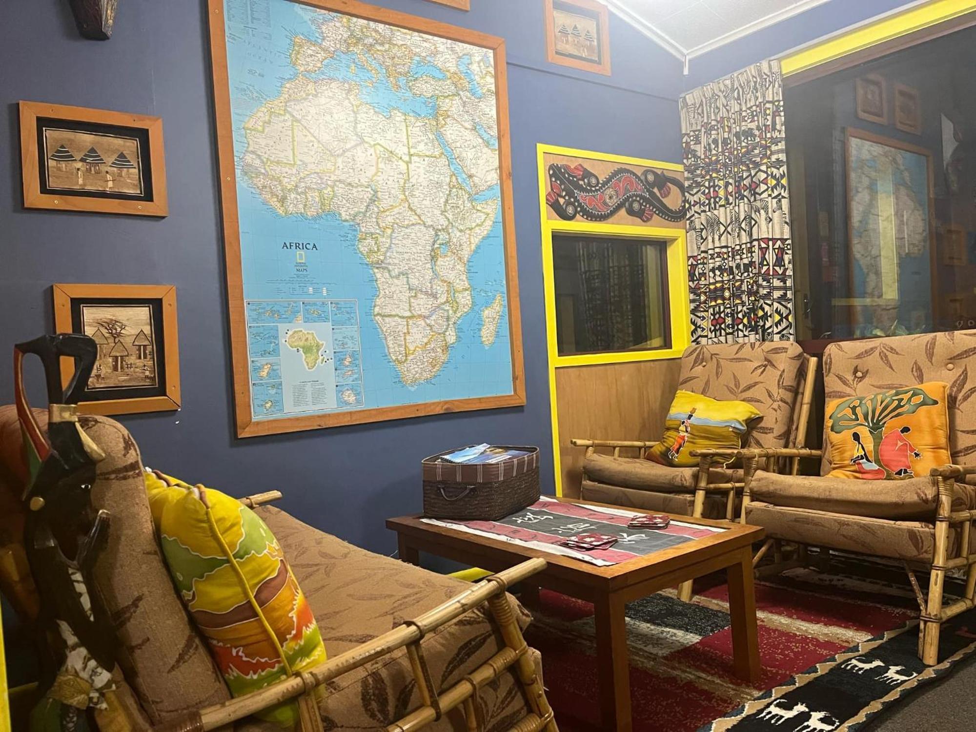 Global Village Travellers Lodge Greymouth Extérieur photo The interior of the African House