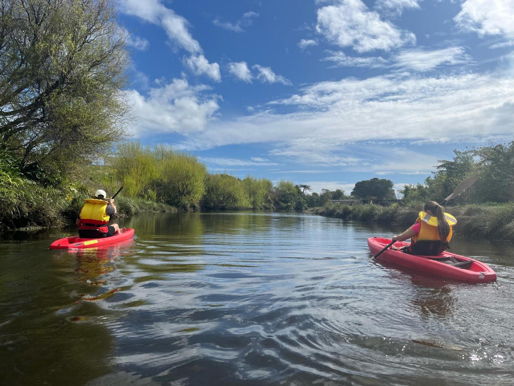 Global Village Travellers Lodge Greymouth Extérieur photo Kayaking on the River Wye
