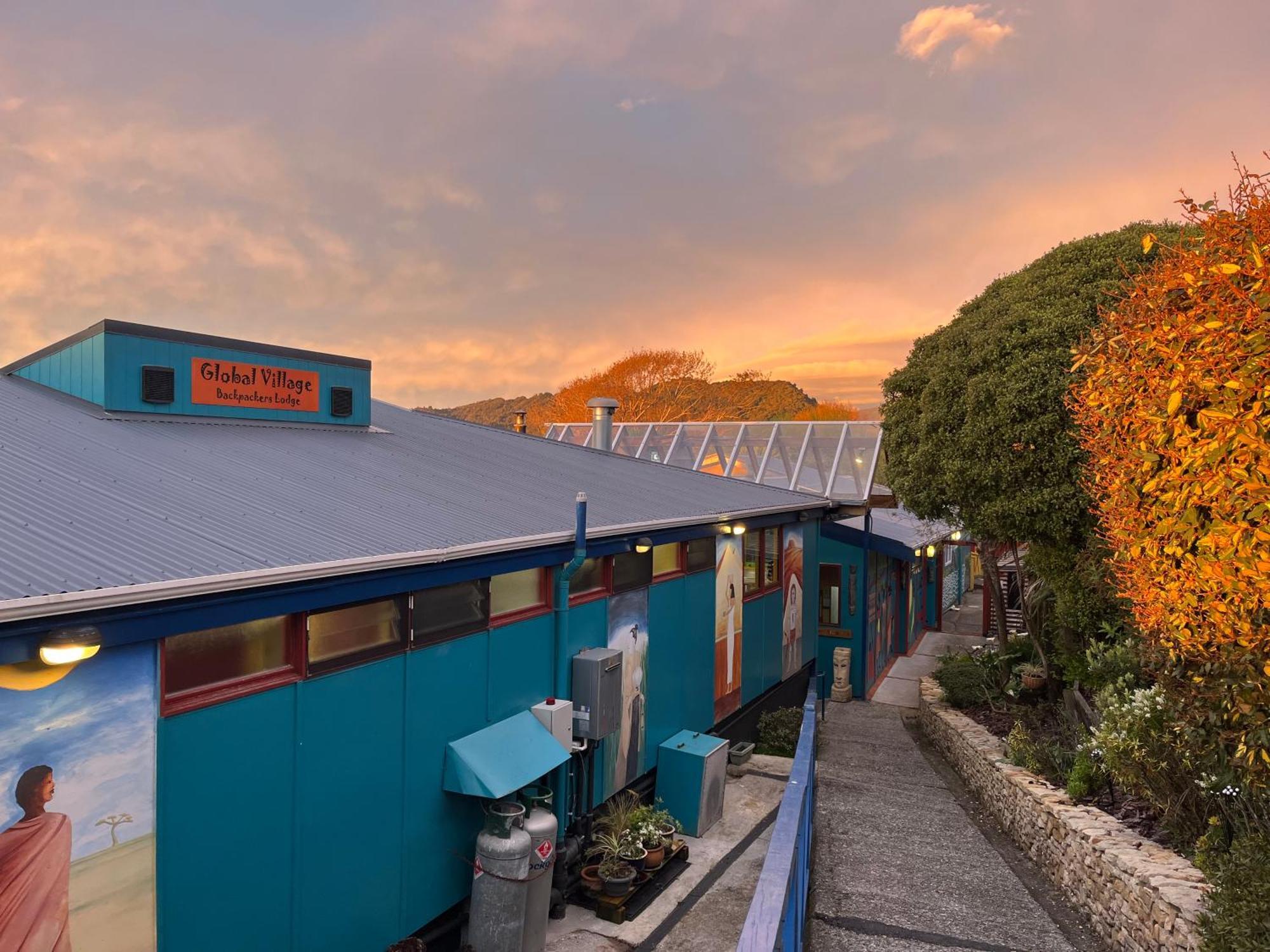 Global Village Travellers Lodge Greymouth Extérieur photo The Glenorchy Community Centre