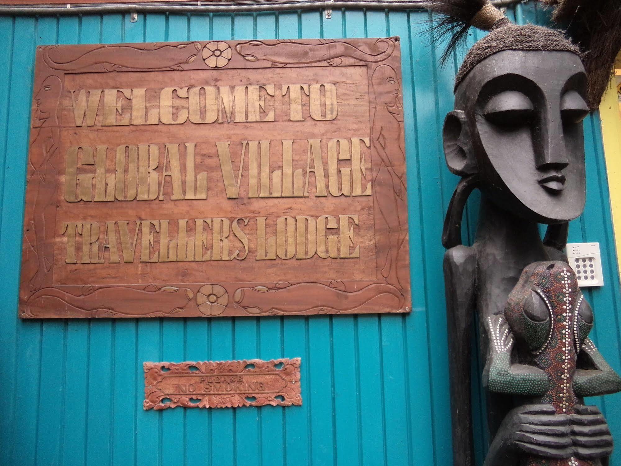 Global Village Travellers Lodge Greymouth Extérieur photo Entrance to the museum