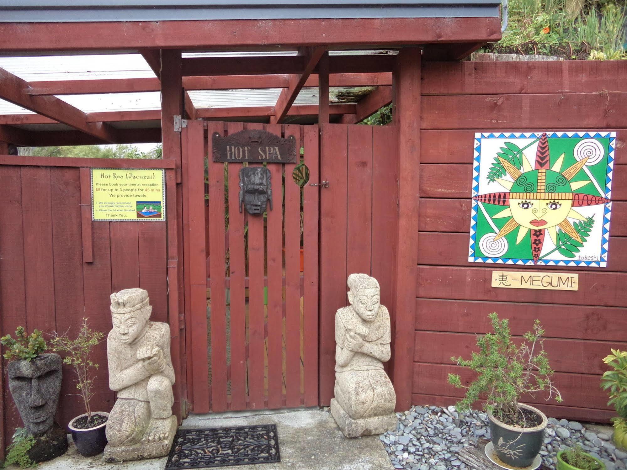 Global Village Travellers Lodge Greymouth Extérieur photo The entrance to the museum